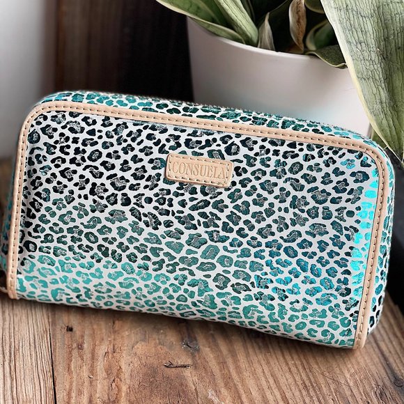 NWT New Consuela Kat Wristlet Wallet